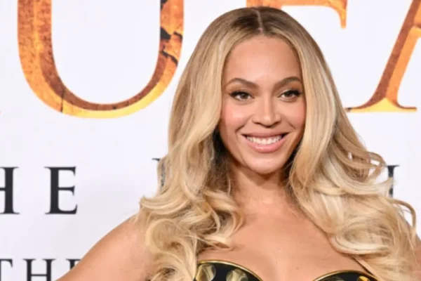 Beyoncé Accused of Editing Her ‘Overstuffed’ Look In New Photos a...