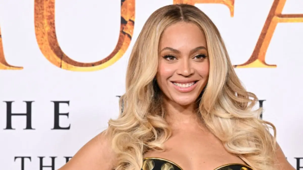 Beyoncé Accused of Editing Her ‘Overstuffed’ Look In New Photos a...
