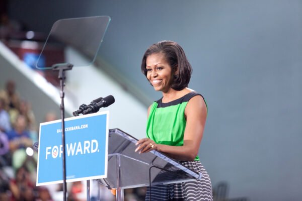 Michelle Obama's midriff photo ignites weight loss frenzy