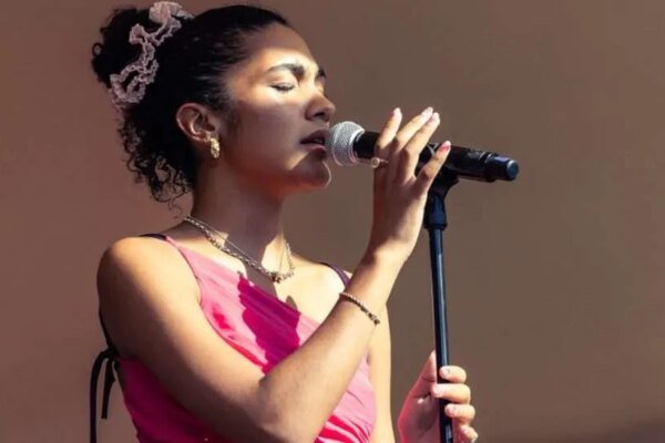 Olivia Dean Criticizes Ticketmaster Over Vile Resale Prices