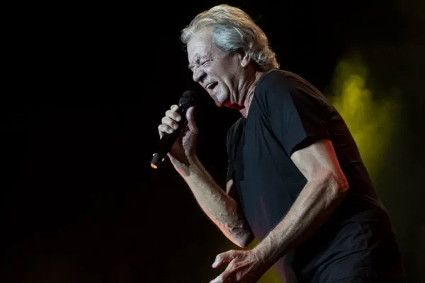 Rocker Ian Gillan Has 30 Percent Vision Left