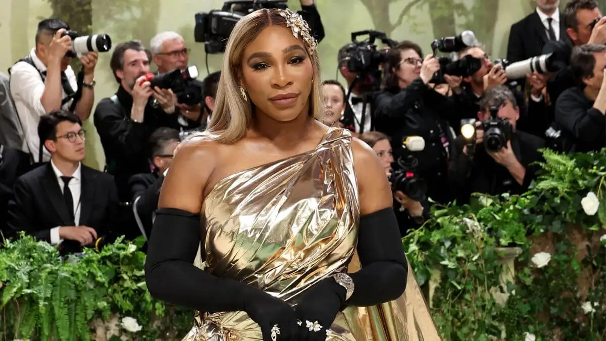 Serena Williams Curve Hugging Dress In New Photos Has Fans Sayin.webp