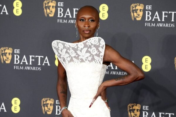 Sisqó makes an irresistible offer to Cynthia Erivo