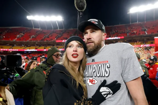 Taylor Swift Skips Travis Kelce's Chiefs vs Cowboys Thanksgiving ...