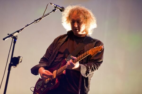 Watch My Bloody Valentine play Who Sees You and Wonder