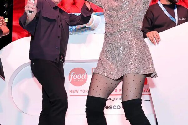 Chefs Bobby Flay and Brooke Williamsons Whirlwind Relationship Timeline