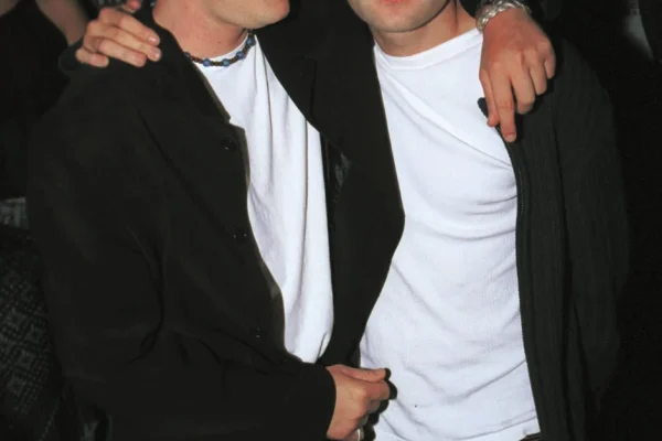 Corey Haim and Corey Feldman in October 2001.