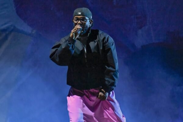 Kendrick Lamar performing