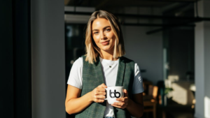 Why Some Startups Choose Alternative PR Models Over Traditional Retainers – Hollywood Life